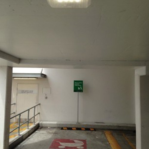 woolworths_cooparoo_carpark_300px.jpg